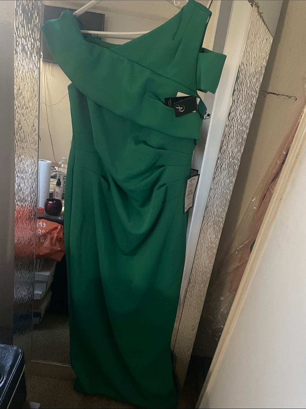 Adrianna Papell One-Shoulder Emerald Gown